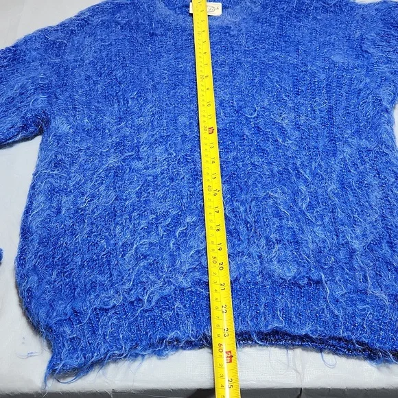 Another Look Sweater - Picture 10 of 10